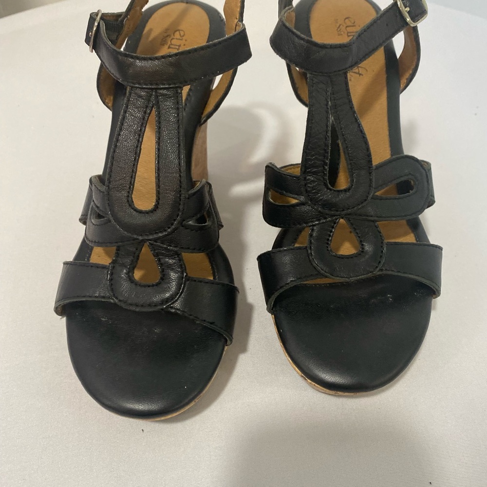 Cute & Comfy Black Sandals